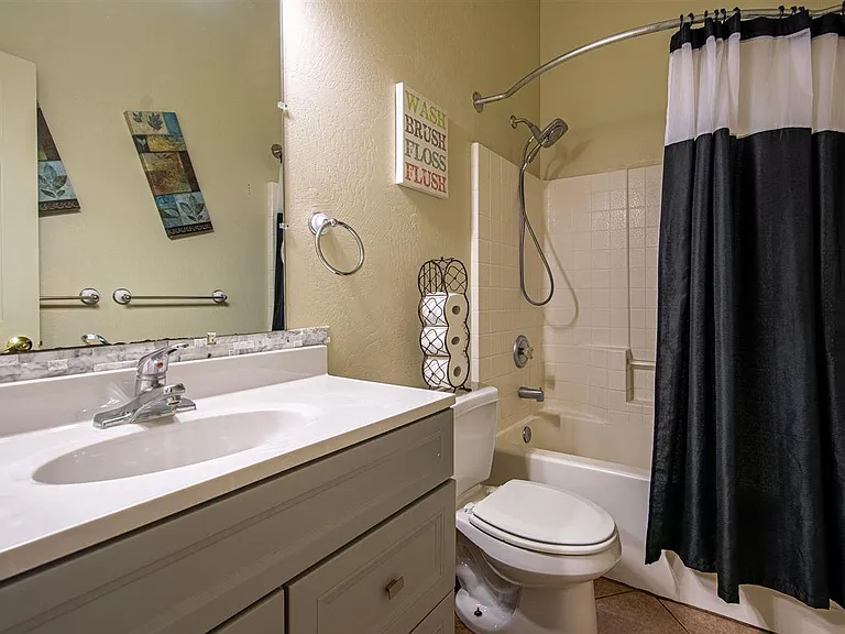 10350 E 37th Pl — Photo 12