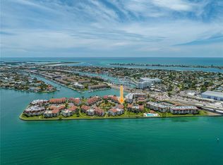 115 1st St E APT 101, Tierra Verde, FL 33715