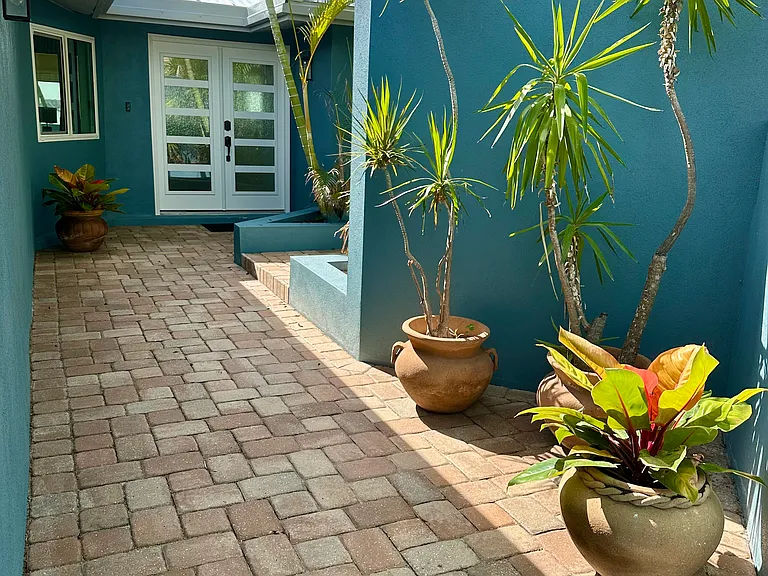 860 Boca Ciega Isle Dr — Photo 14