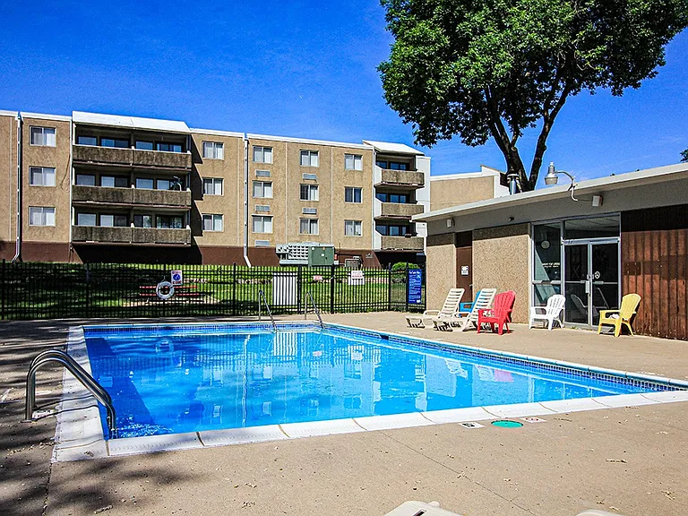 Sparkling Swimming Pool!