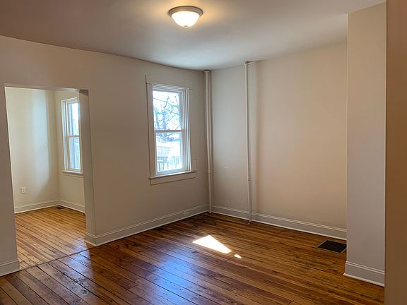 4th image of 514 Poplar St Floor 1