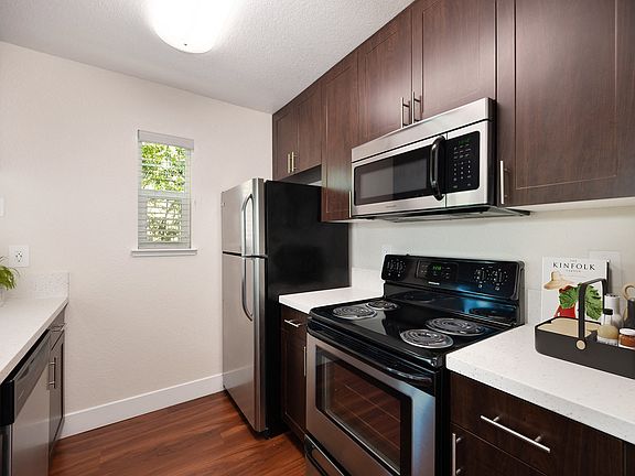 Chardonnay Kitchen