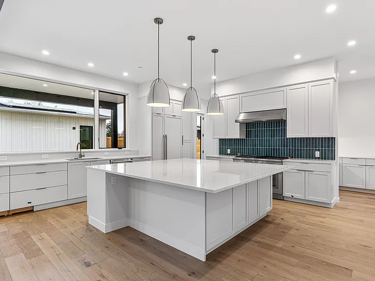 2155 Vine Ave — Photo 9