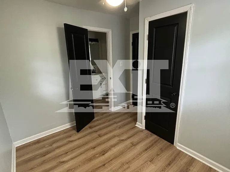 406 Hawthorne Dr — Photo 6