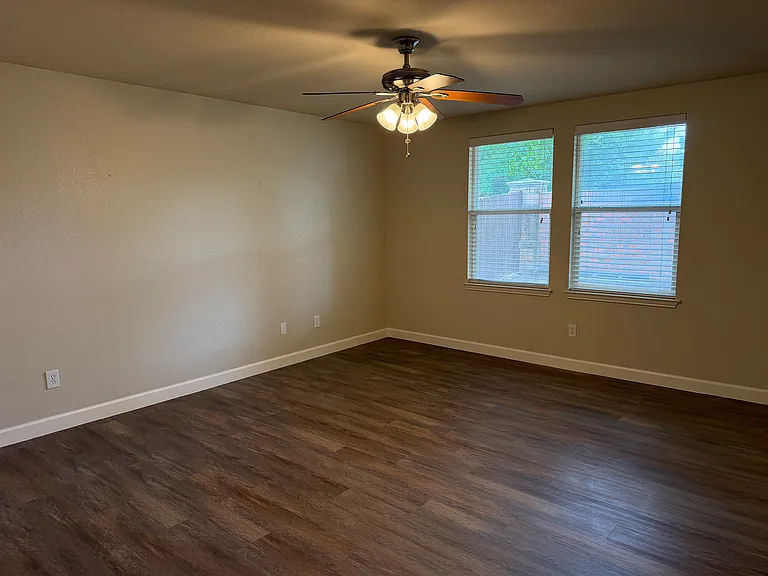12926 Adela Dr — Photo 21