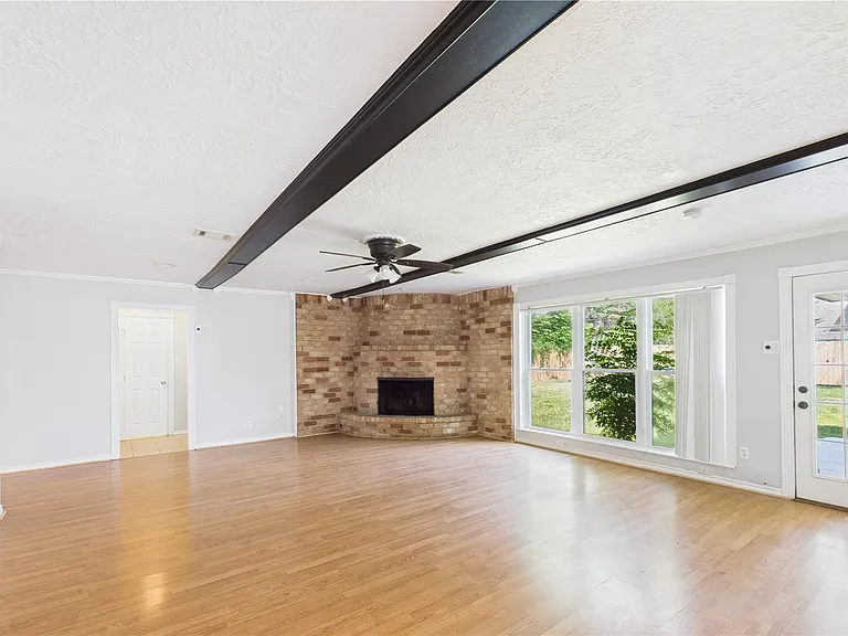 1107 Verret Ln — Photo 5