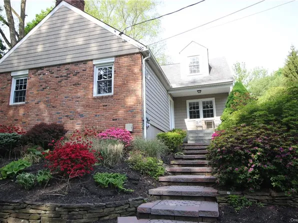 25 Strawtown Rd, West Nyack, NY 10994