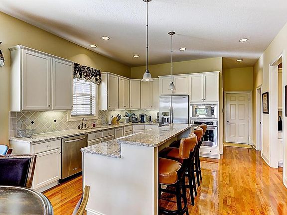 4th image of 6599 Carinlough Pl