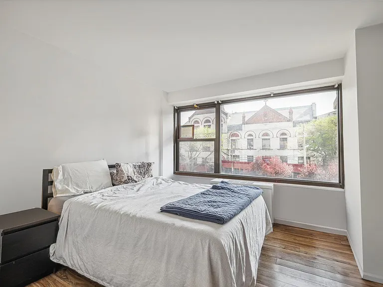 135 Montgomery St #3 — Photo 20