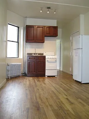 Rented by Tower Brokerage | media 18