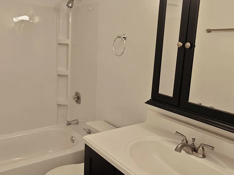14745 Kilpatrick Ave #1W — Photo 9