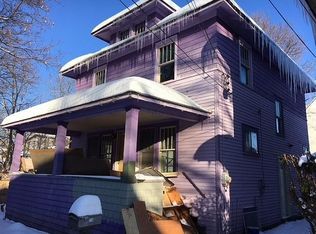 214 Burnham Dr, Kalamazoo, MI 49007