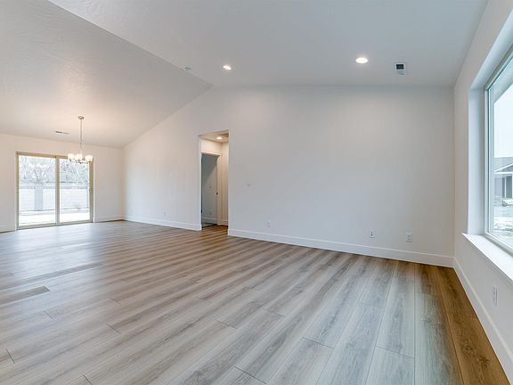 3rd image of 2195 S Alder Pl