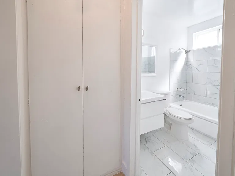5222/5226 Lexington Ave — Photo 11