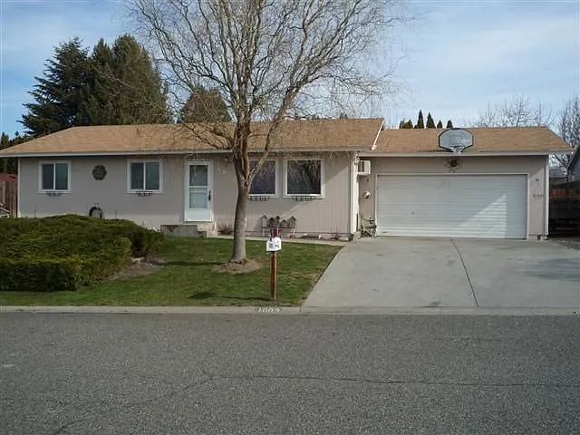 1003 Bloom Ave photo 1