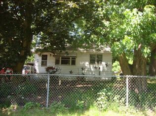 1287 Maxson St, Flint, MI 48504