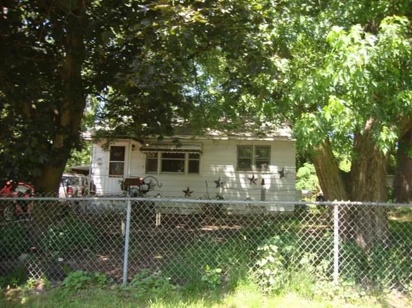 1287 Maxson St, Flint, MI 48504