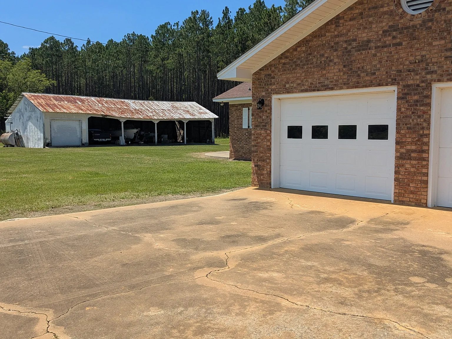 3 bed, 1764 sqft, $1,975 — Photo 2