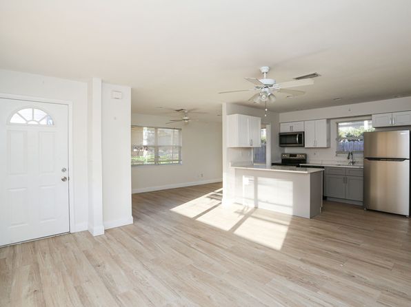 524 97th Ave N UNIT B