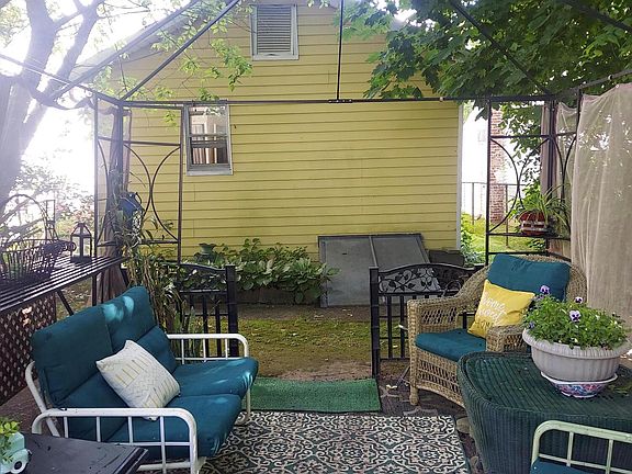 3rd image of 172 Wiman Ave