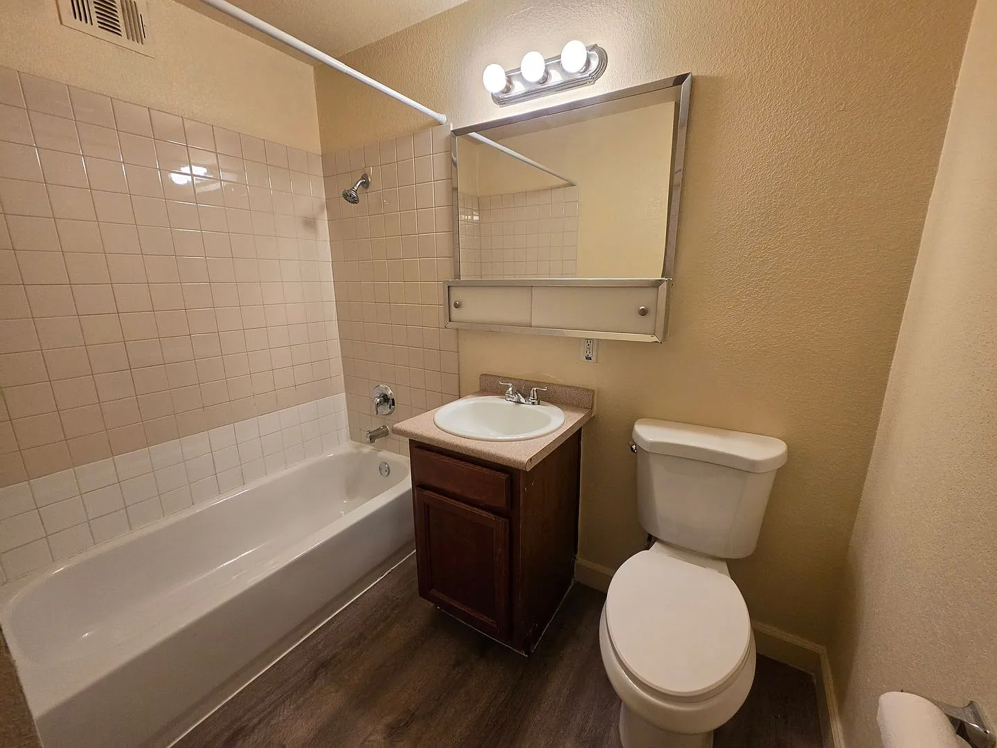 1 Bedroom 1 Bath In Central Las Vegas — Photo 4