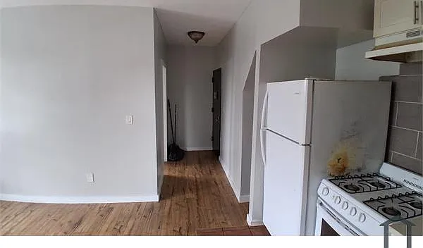 18226 Hillside Ave — Photo 1