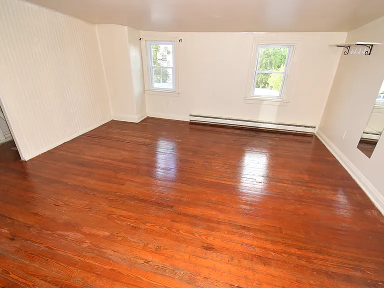 186 W Main St #B — Photo 11