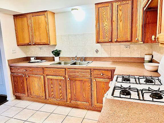 5th image of 12741 S La Crosse Ave APT 3C