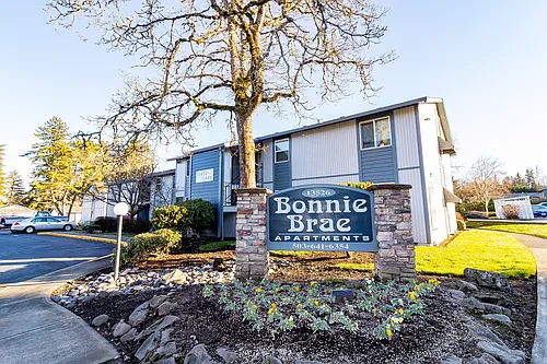 Bonnie Brae Apartments Photo 1