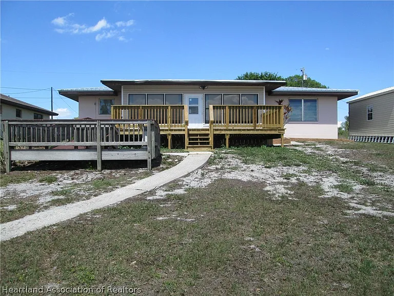 38 Lake Henry Dr — Photo 19