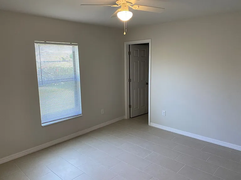 $250 move in special - 3 bedroom, 2 bath Duplex — Photo 13