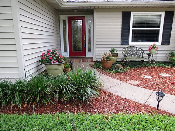 2nd image of 615 Greenbriar Dr