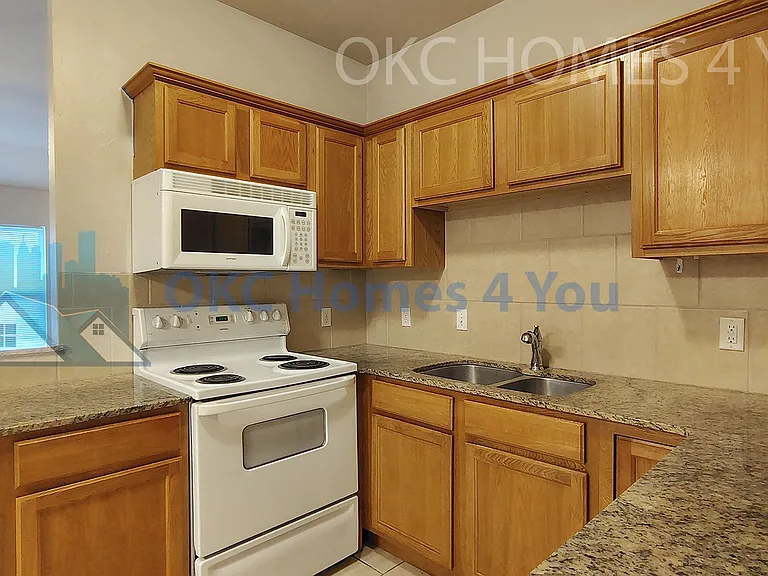 606 Garrison Ln — Photo 9