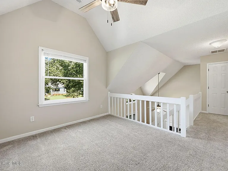 2117 Canyon Dr — Photo 17