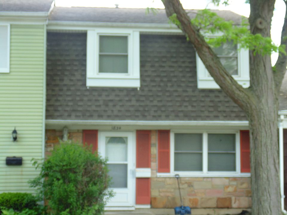 2nd image of 1834 Lancashire Ct #1834
