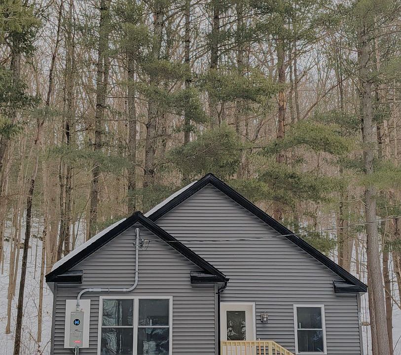 1st image of 125A Tamarack Rd