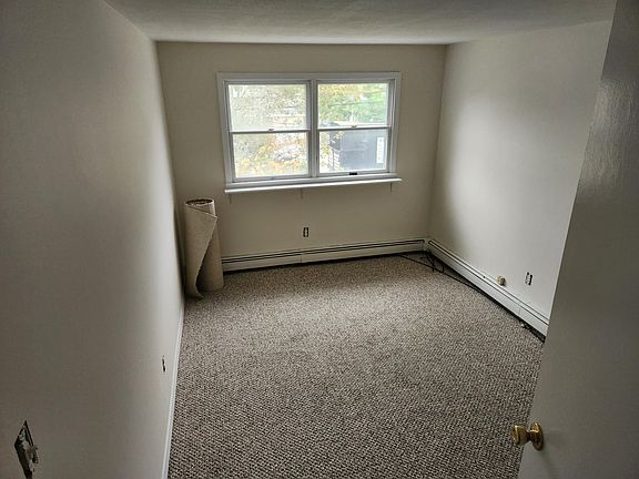 4th image of 111 Ontario Ave #A