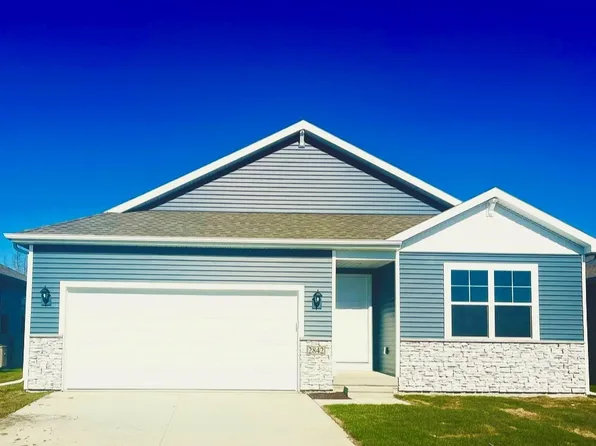 2842 Anne Dr, Hiawatha, IA 52233