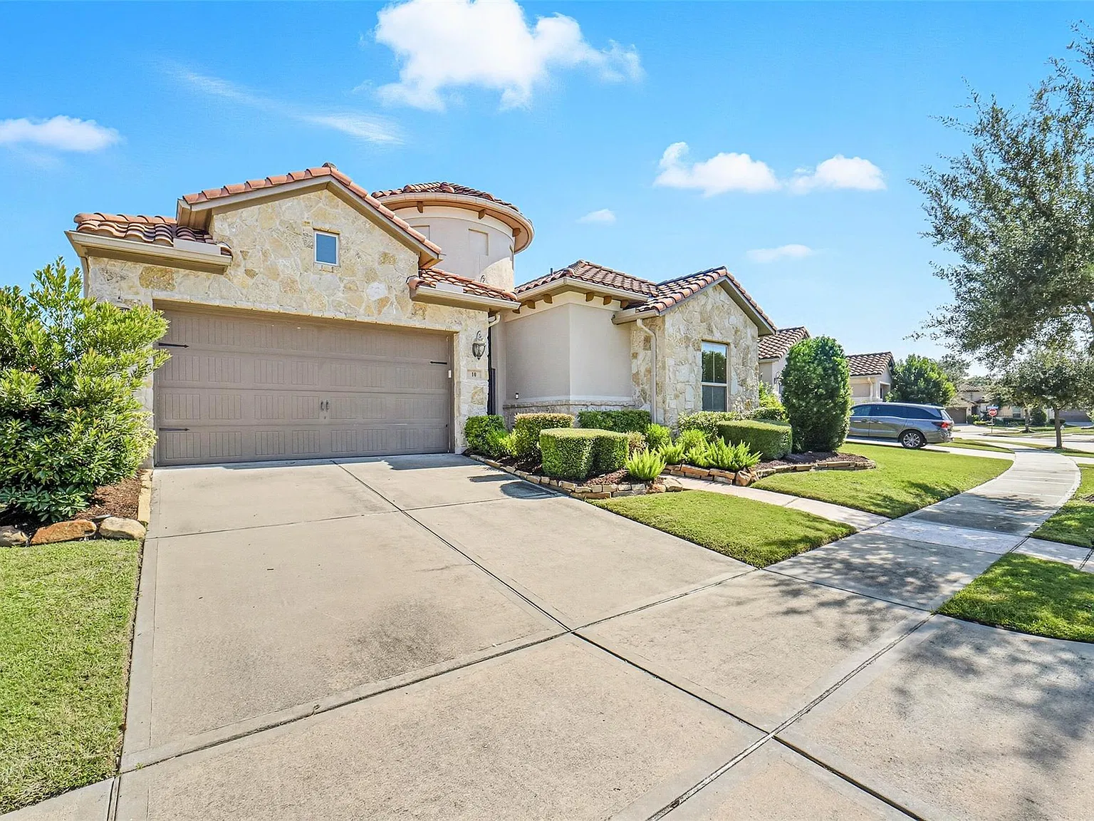 3 bed, 4.5 bath, 3154 sqft, $3,800 — Photo 2