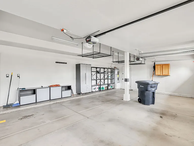 1380 N Concord Ave — Photo 7