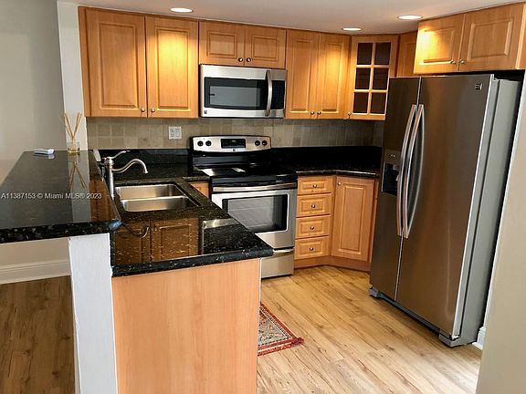 5th image of 3019 NE 183rd Ln #3019