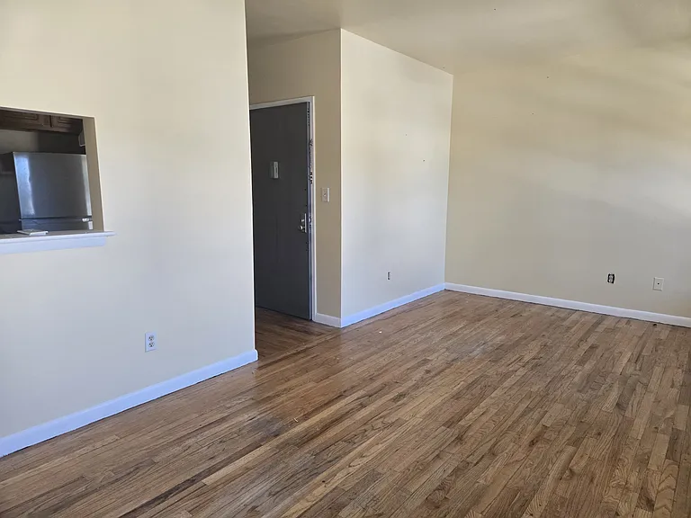 1080 De Kalb Ave #3 — Photo 1