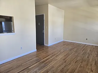 1080 De Kalb Avenue, #3