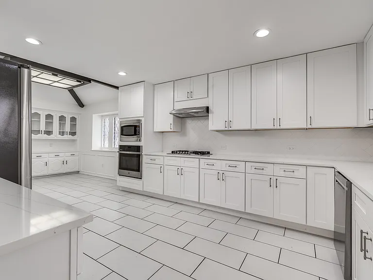 9922 Hickory Xing — Photo 22