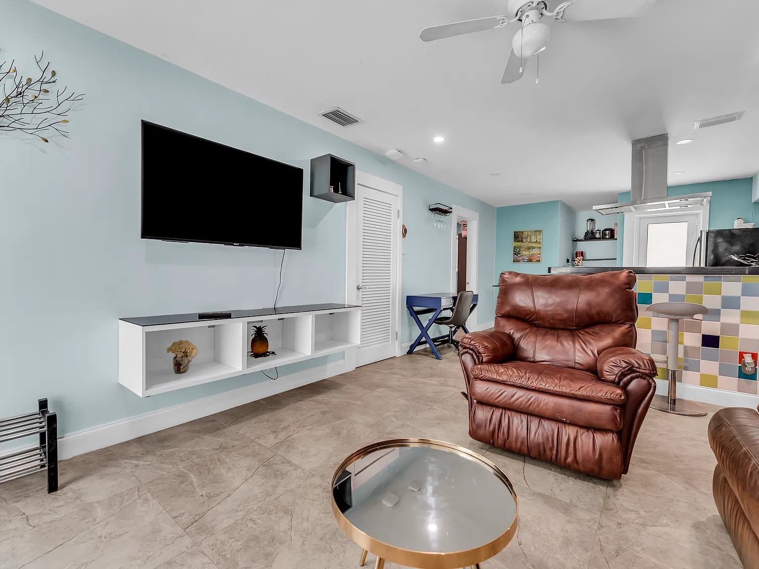 1 bed, 750 sqft, $2,100 — Photo 4