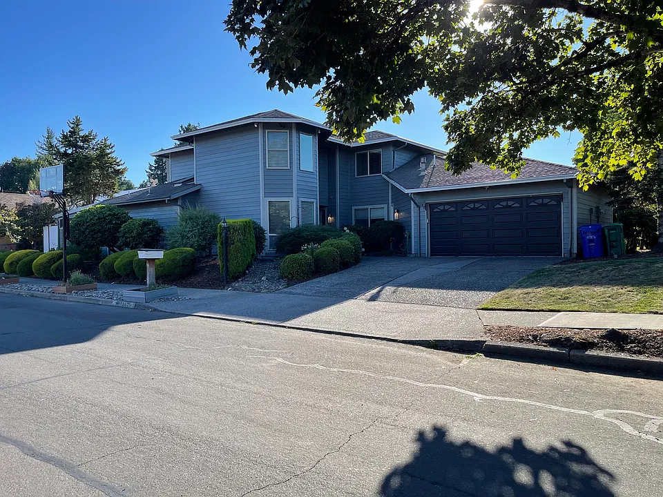2525 NE 165th Dr