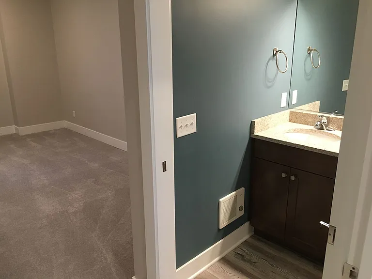 Beautiful apartment in a redeveloped church - Creston neighborhood. — Photo 31