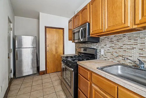 5101-21 Walnut St #3 Photo 1
