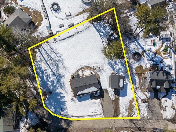 3rd image of 40 Pillsbury Road