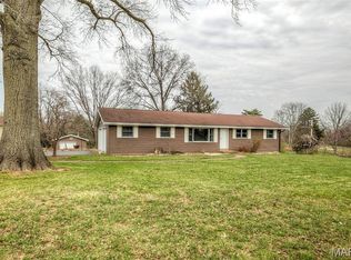 17370 Old Jamestown Rd, Florissant, MO 63034